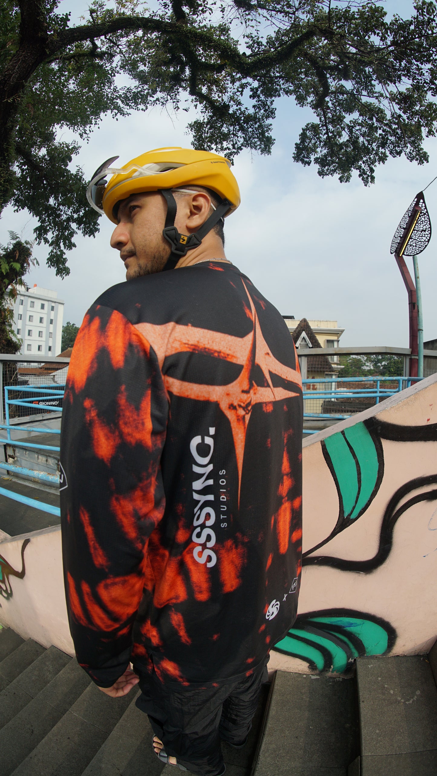 Reflected Fallacy Chain Thorn SSSYNC Studios Running Jersey